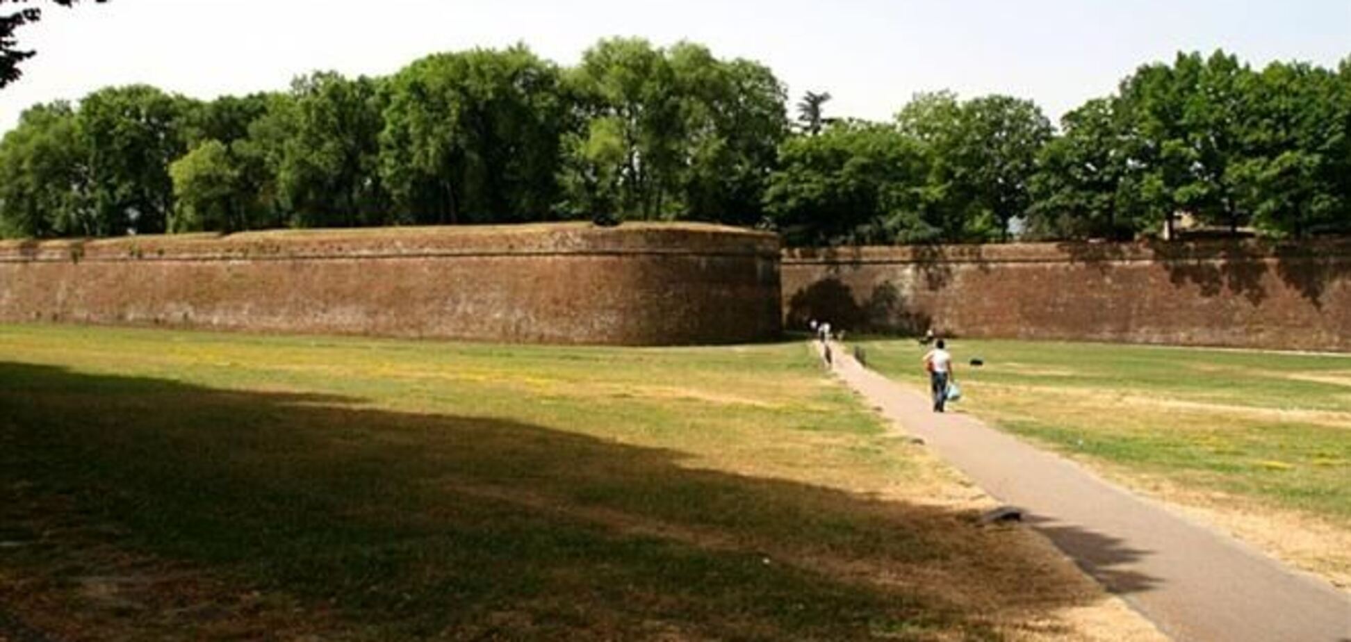 В Италии отпразднуют 500-летие крепостных стен города Лукка 