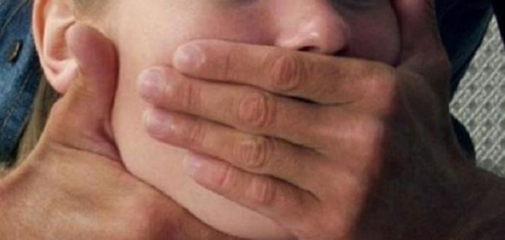 На Миколаївщині чоловік показував малолітнім дівчаткам порнографічні фото