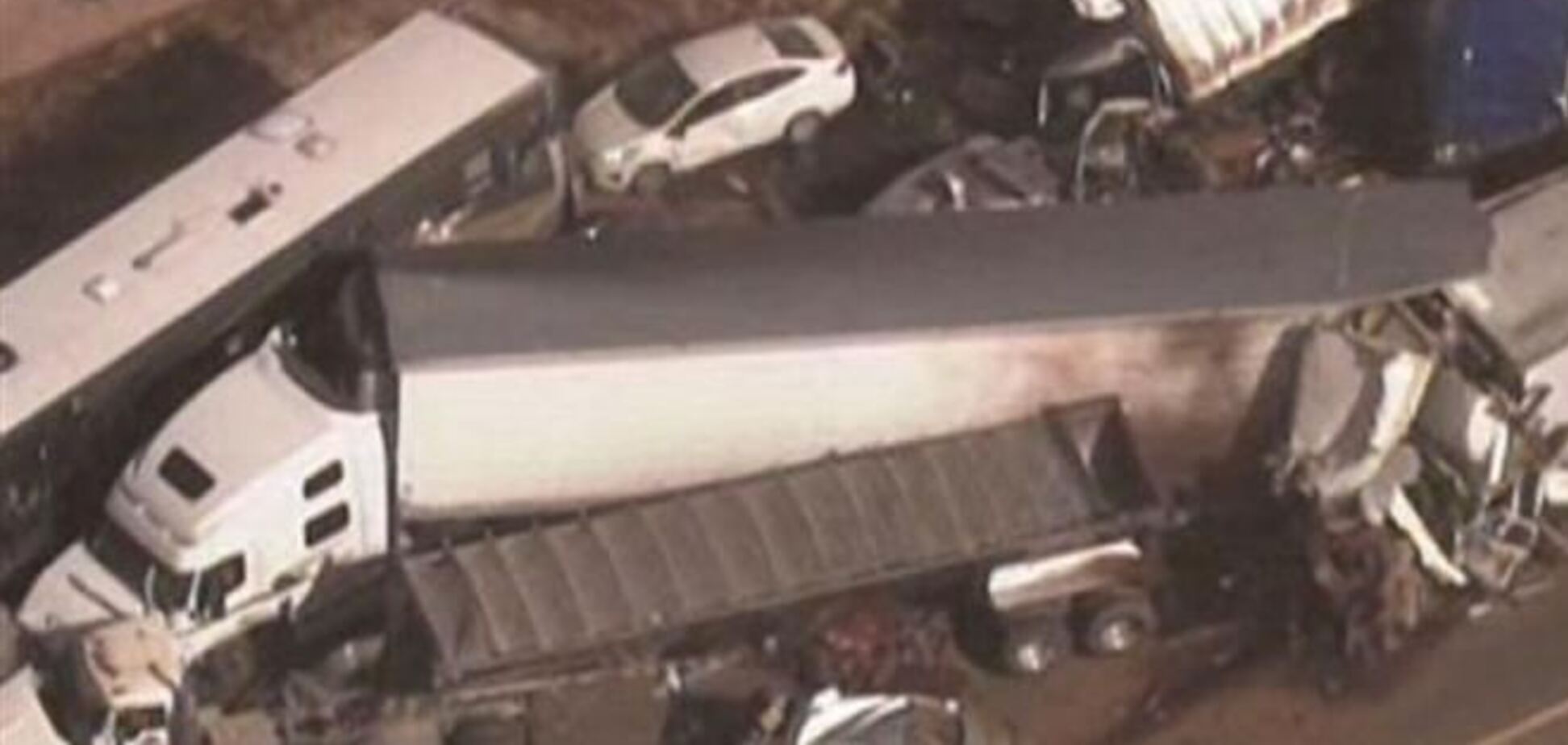 В Аризоне столкнулись фуры и легковушки: есть жертвы