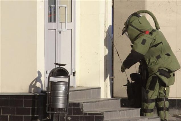 У Львові вибухотехніки знешкодили пристрій, прикріплений до автомобіля