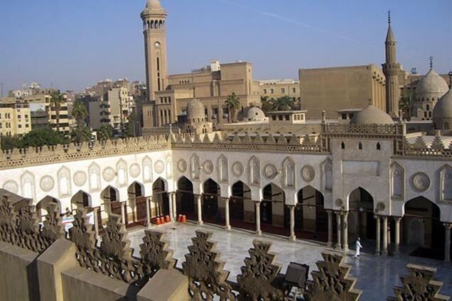 Египетская полиция применила слезоточивый газ для разгона студентов