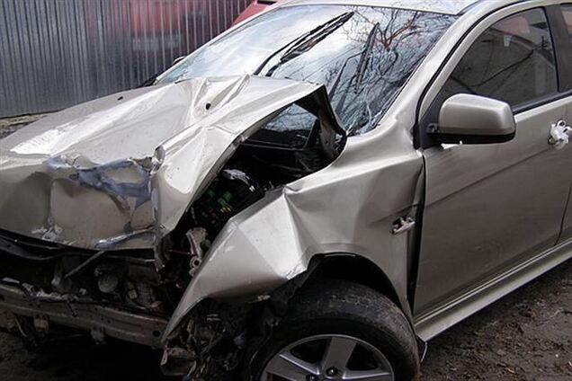 На Закарпатье пьяный водитель чуть не убил невесту