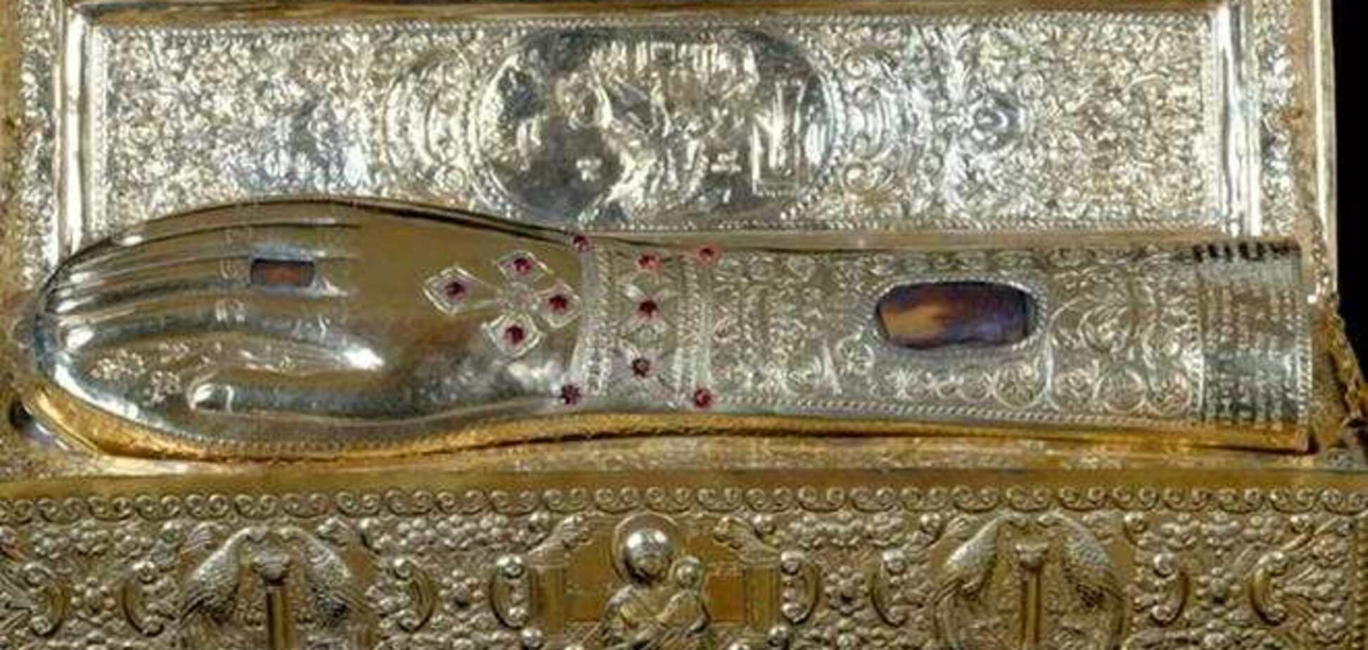 В Киево-Печерскую лавру привезли святыню из Афона