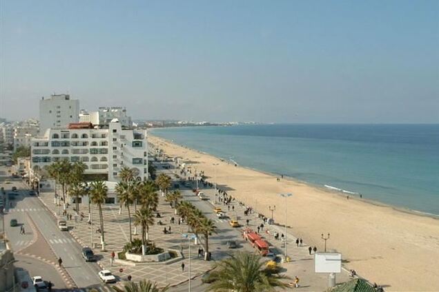 Смертник взорвался на тунисском курорте