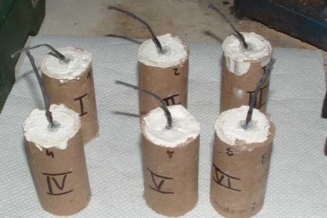 В Днепропетровске двое парней пострадали от взрыва самодельного взрывпакета