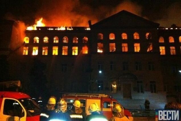 Пожар в киевском вузе возможно начался из-за окурка