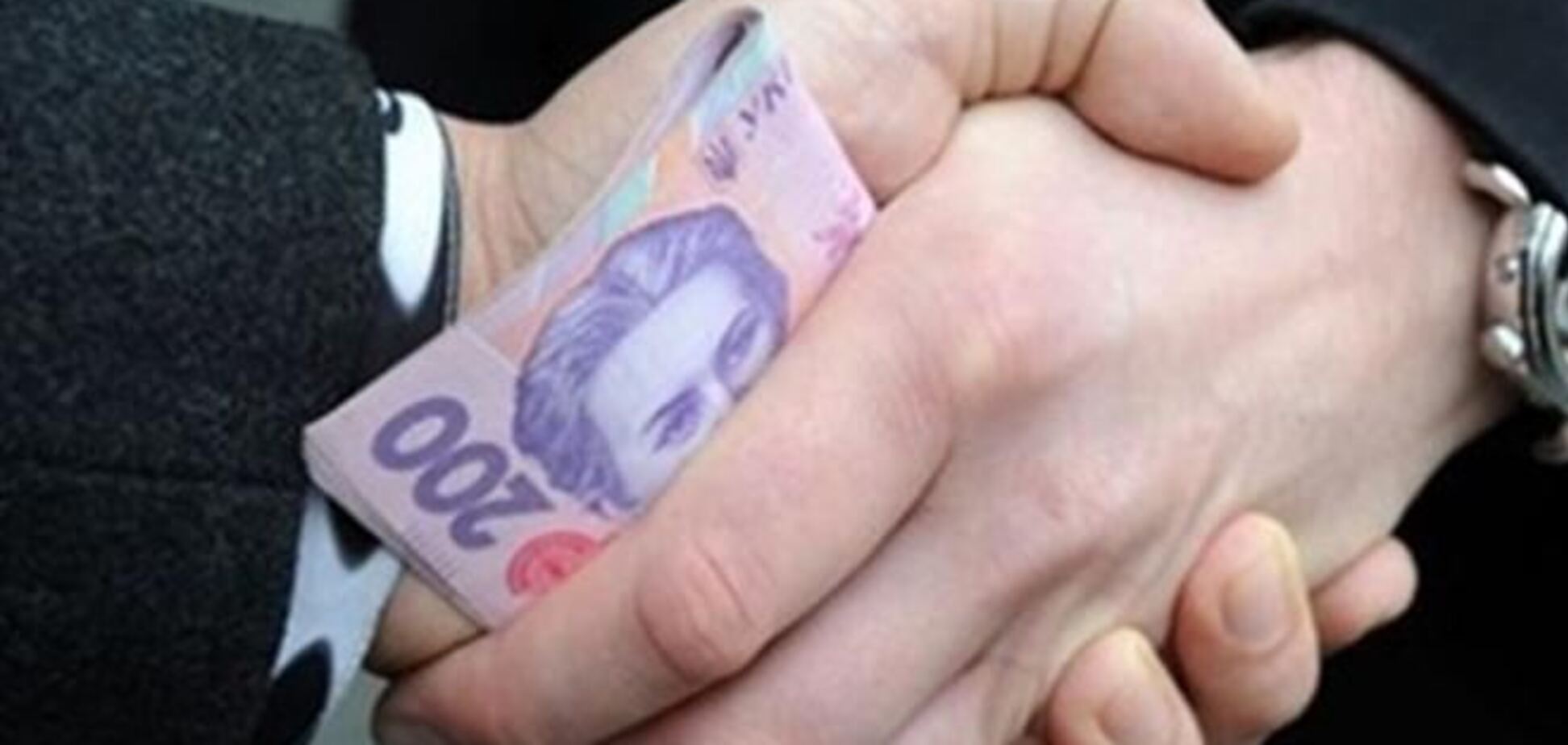 На Киевщине депутат райсовета оказался взяточником