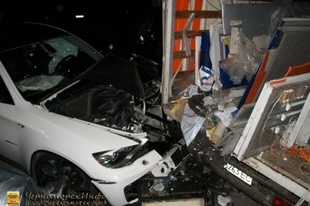 У Криму п'яний водій, наїхавши на зупинку, вбив пішохода: відкрито провадження