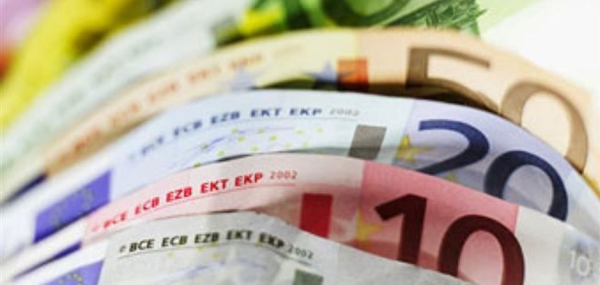 Евро снизился на открытии межбанка, 31 октября 2013