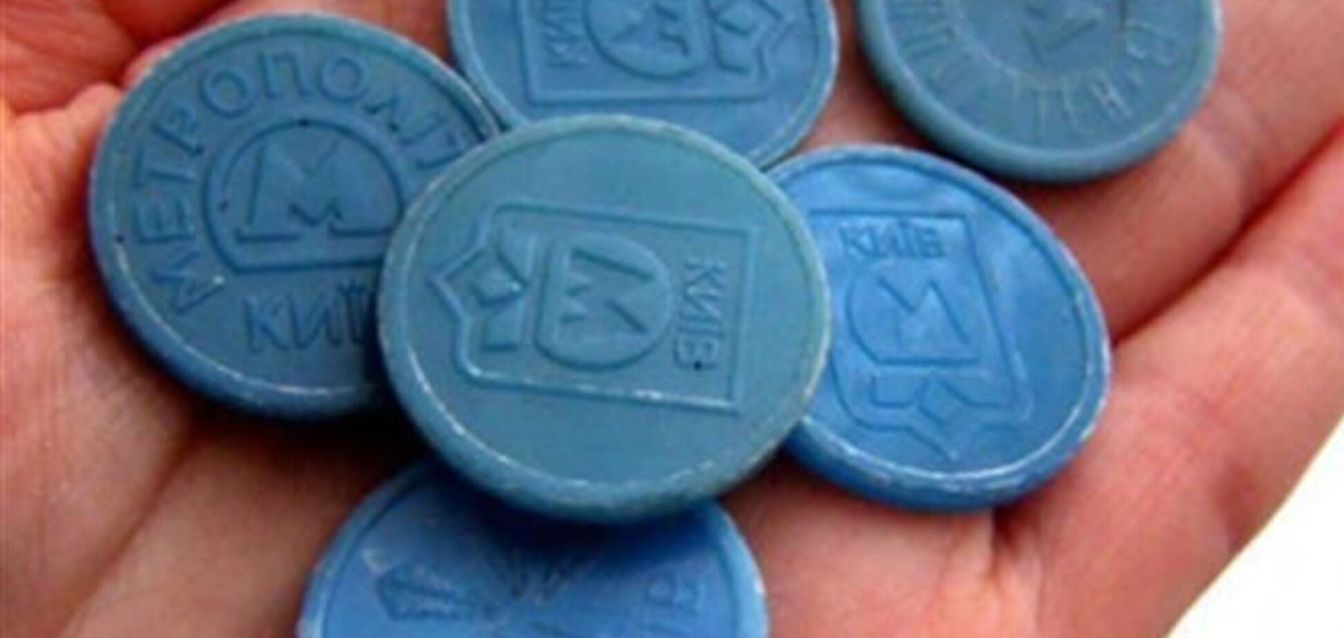 Пассажиры столичного метро предпочитают жетоны