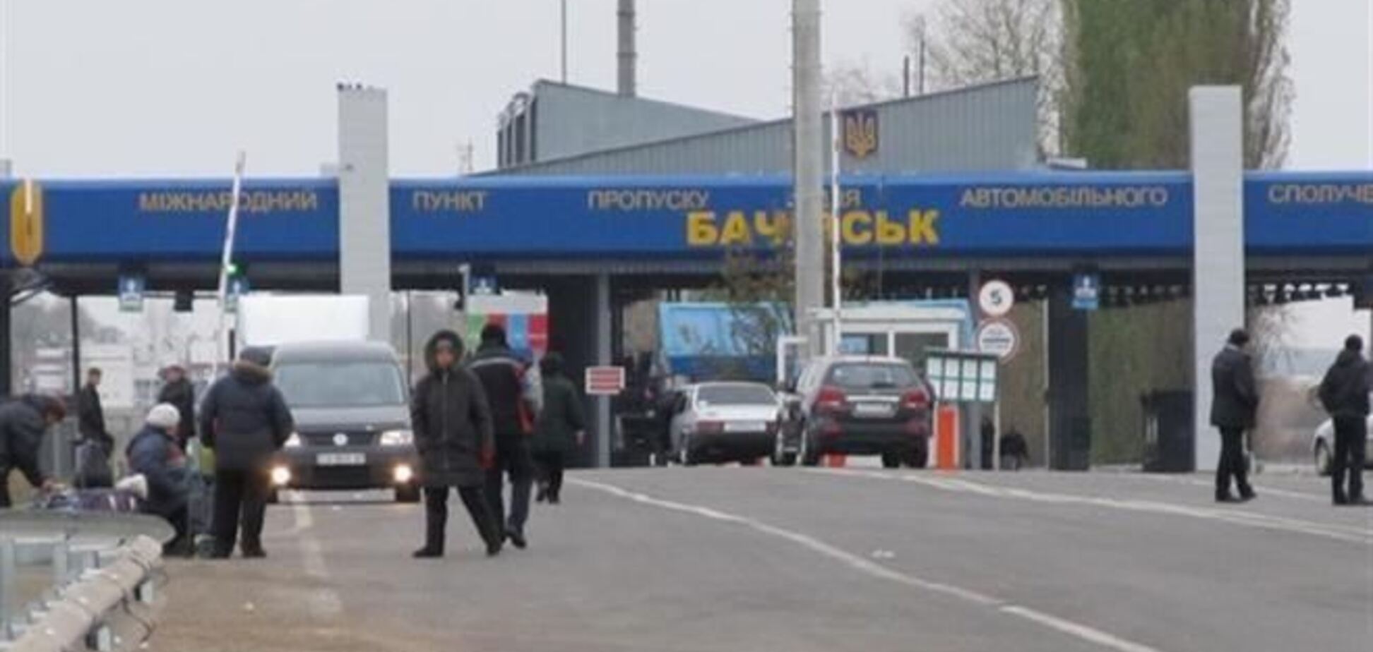Взрыв на КПП 'Бачевск': медики борются за жизнь пострадавших