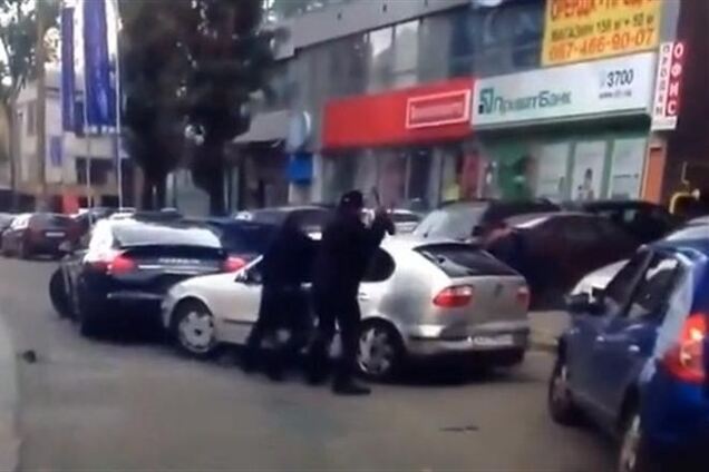 Перестрелка возле банка в Киеве может быть связана с ограблением