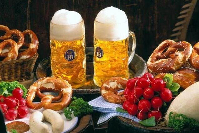 На 'Октоберфесте' в Мюнхене выпили 6,7 млн литров пива