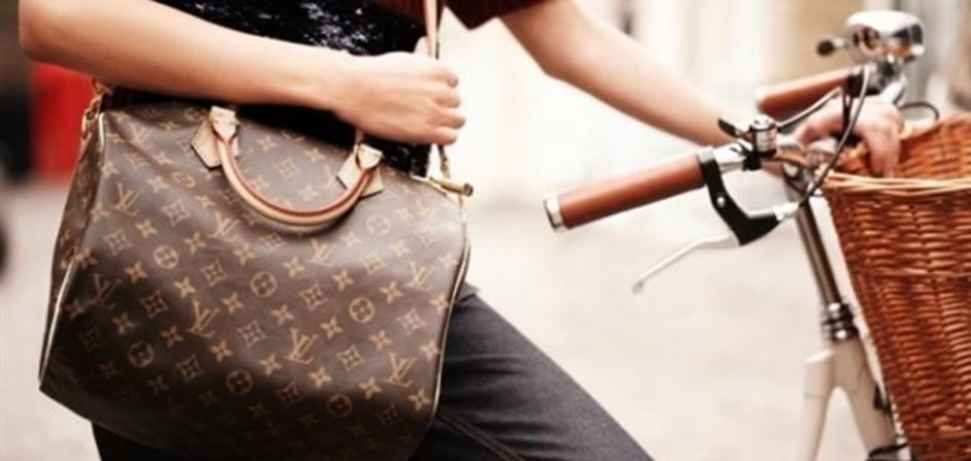 Росіяни на Кіпрі 'погоріли' на крадіжці сумок Louis Vuitton