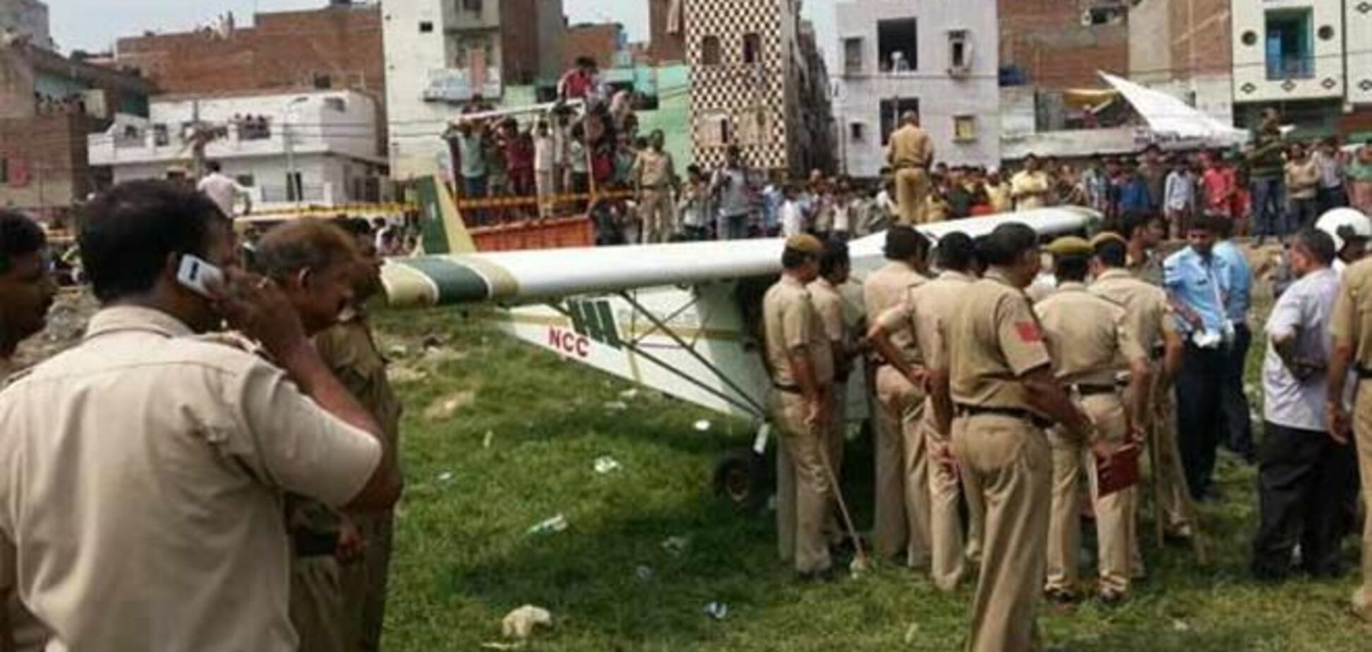 В Індії літак здійснив екстрену посадку поруч з житловими будинками