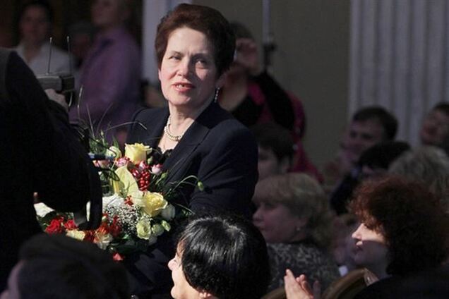 Для жены Януковича освободили дополнительное место в зале