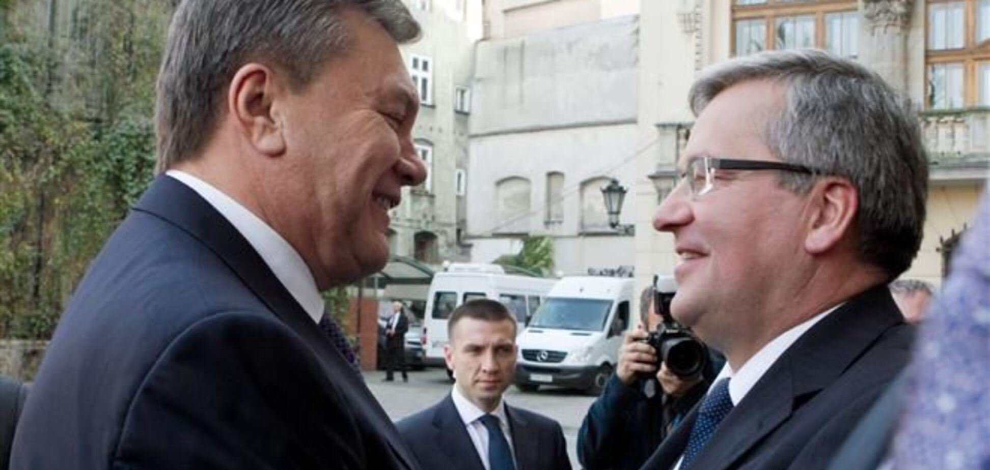 Янукович: Україна і Польща не ховаються від вирішення спірних питань