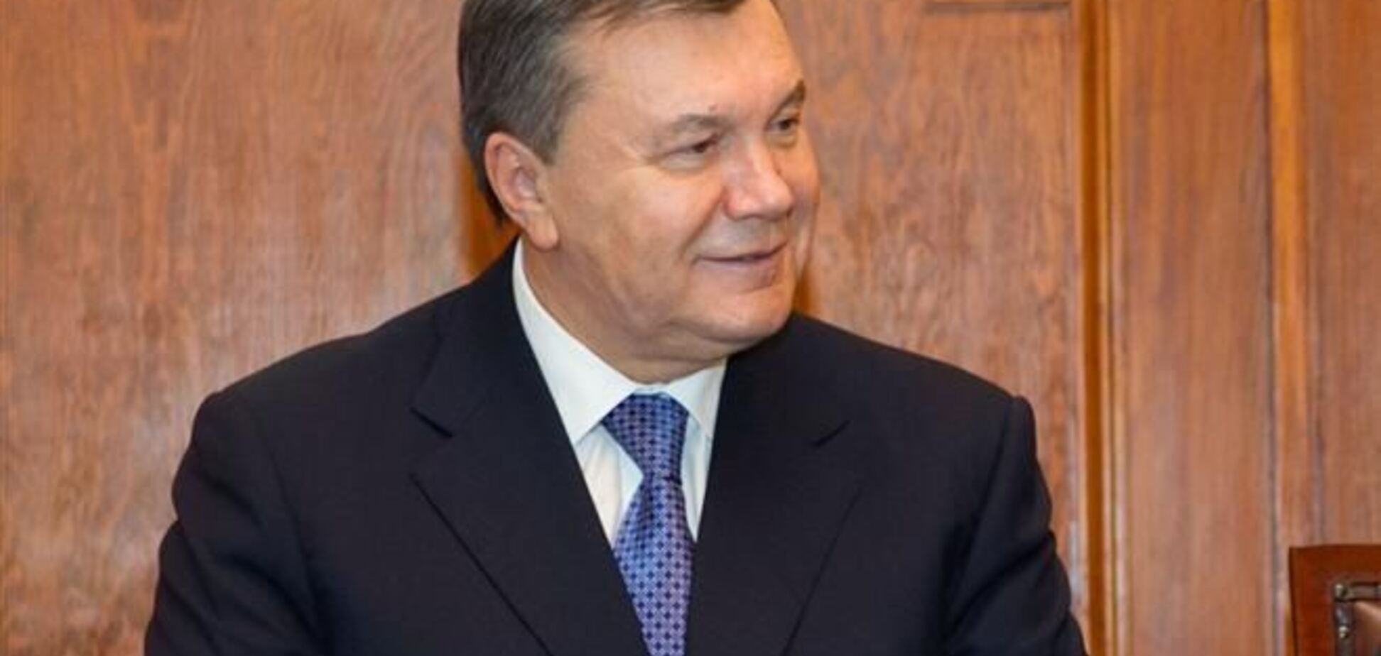 Янукович пригласил Коморовского на футбол
