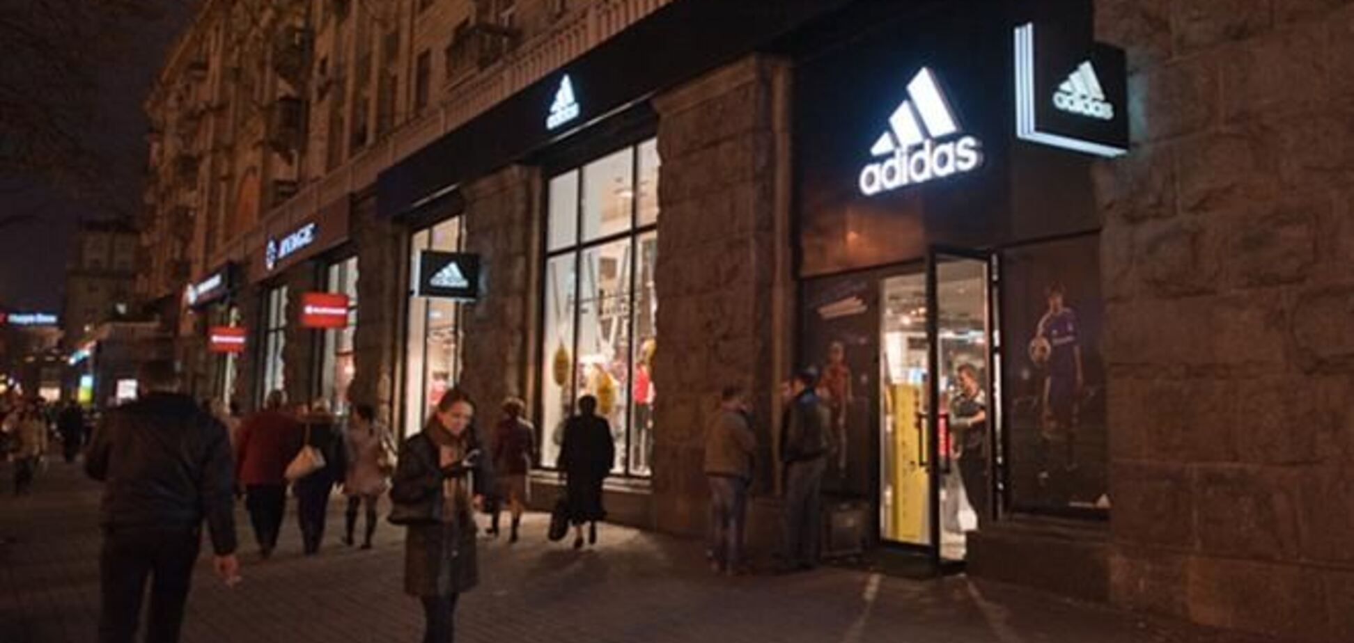 Мошенники продали на Крещатике четыре магазина за 120 млн грн