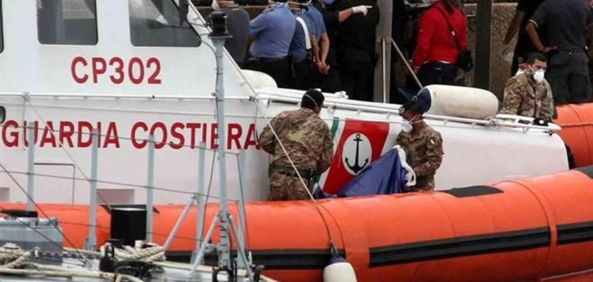 У Лампедузы нашли уже 232 погибших мигрантов