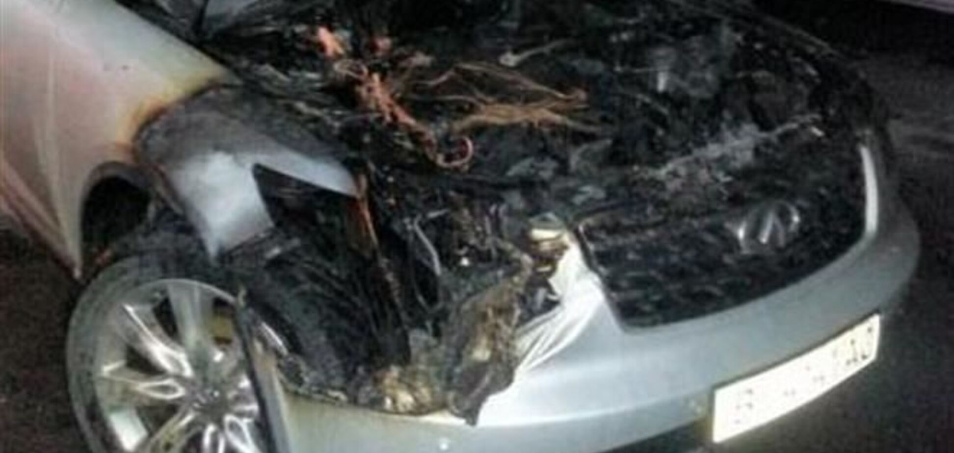 Помощнику ударовца Каплина сожгли автомобиль Infiniti FX