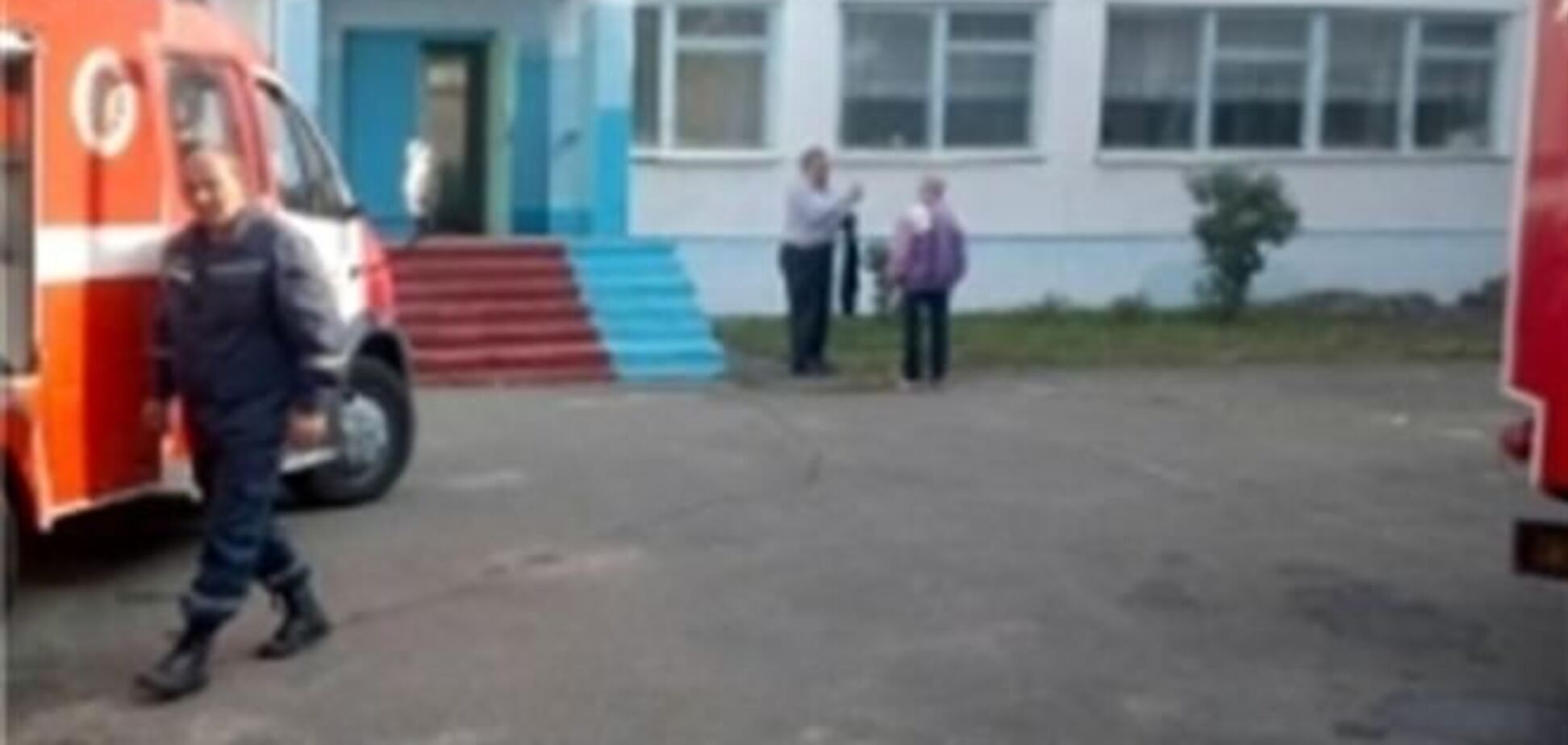 В киевской школе произошел пожар: эвакуировано 400 человек