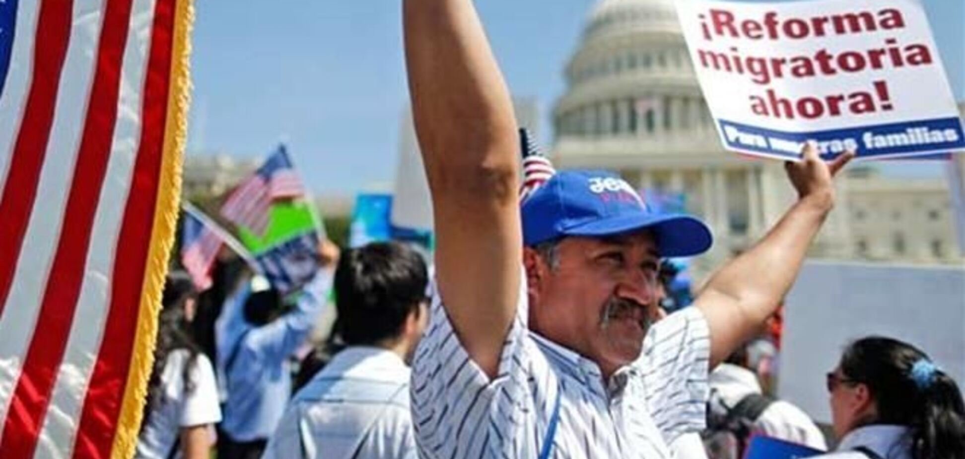 Восемь американских конгрессменов задержаны за участие в акции протеста