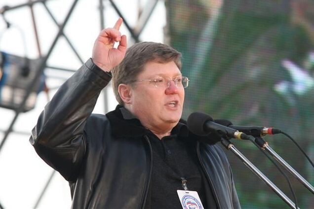 Главу комитета Госдумы выгнали из самолета за дебош