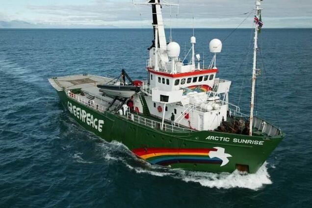 Суд арестовал судно экологов Arctic Sunrise