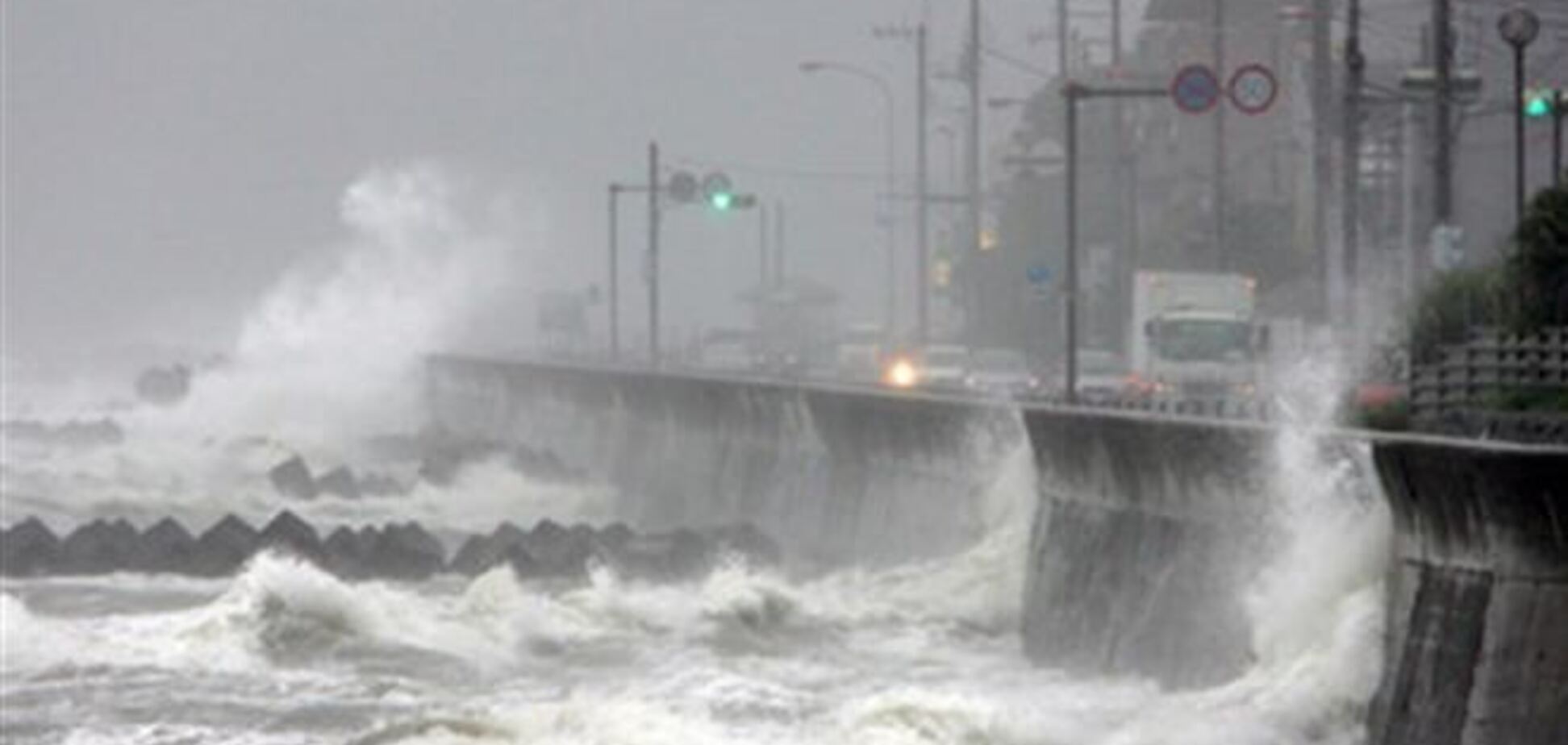 У Китаї від тайфуну 'Фітоу' постраждали 7 мільйонів чоловік