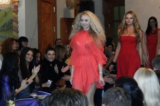 Иванова представила звездам свою сказочную коллекцию