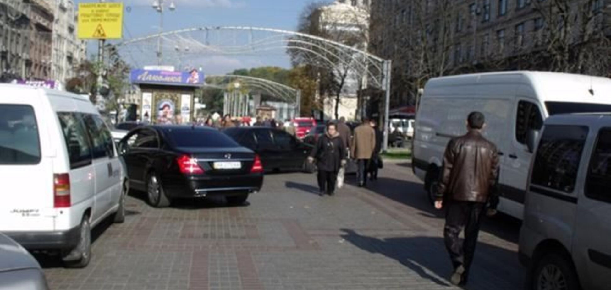 На Крещатике усилят контроль за парковкой автомобилей