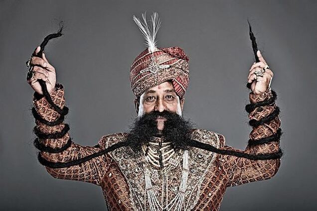 Самые длинные усы в мире