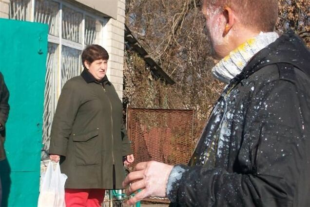 Свободівця Швайка на Харківщині закидали яйцями