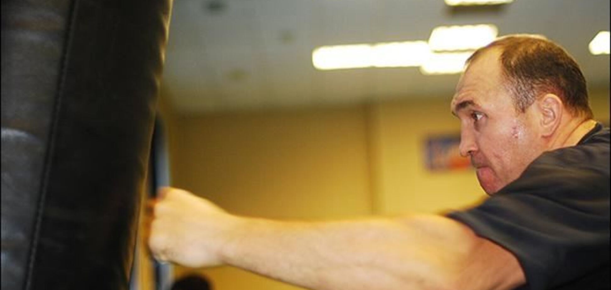 Устинов потерял спарринг-партнера перед боем с Туа