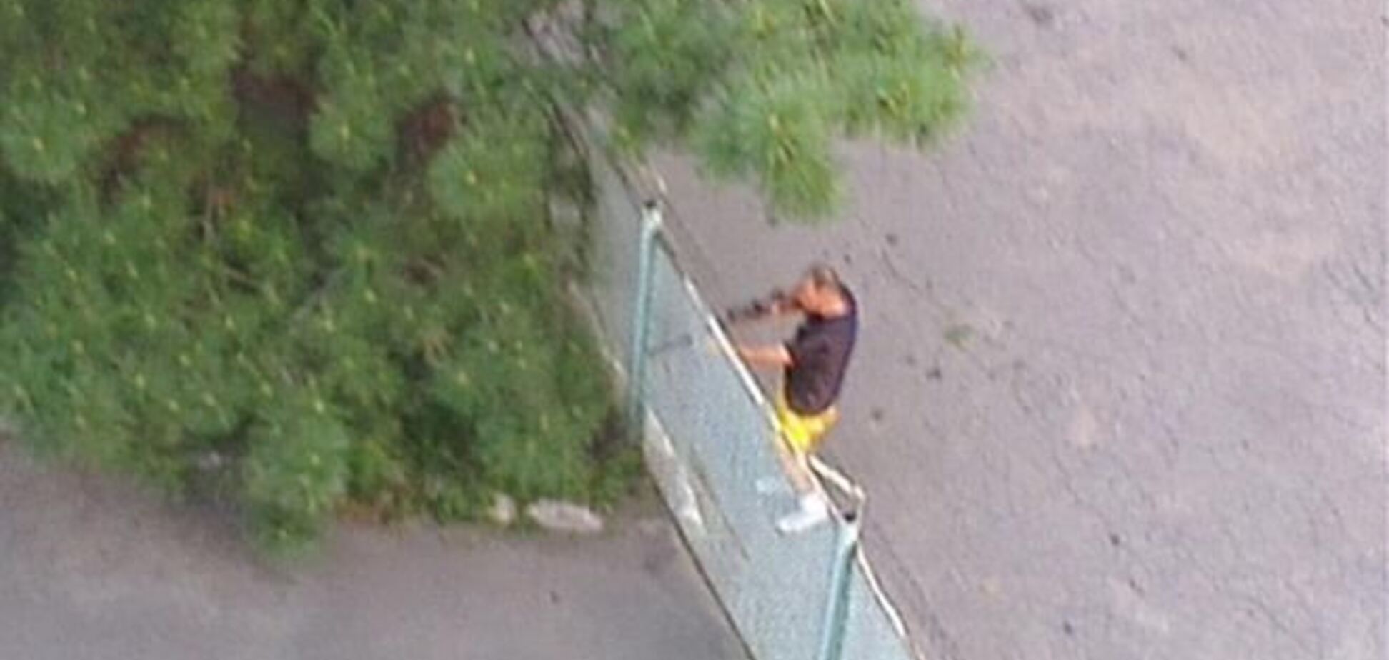 Двое мужчин устроили стрельбу в Днепропетровске