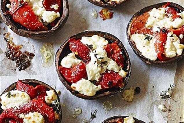 Шампиньоны, фаршированные перцем и фетой