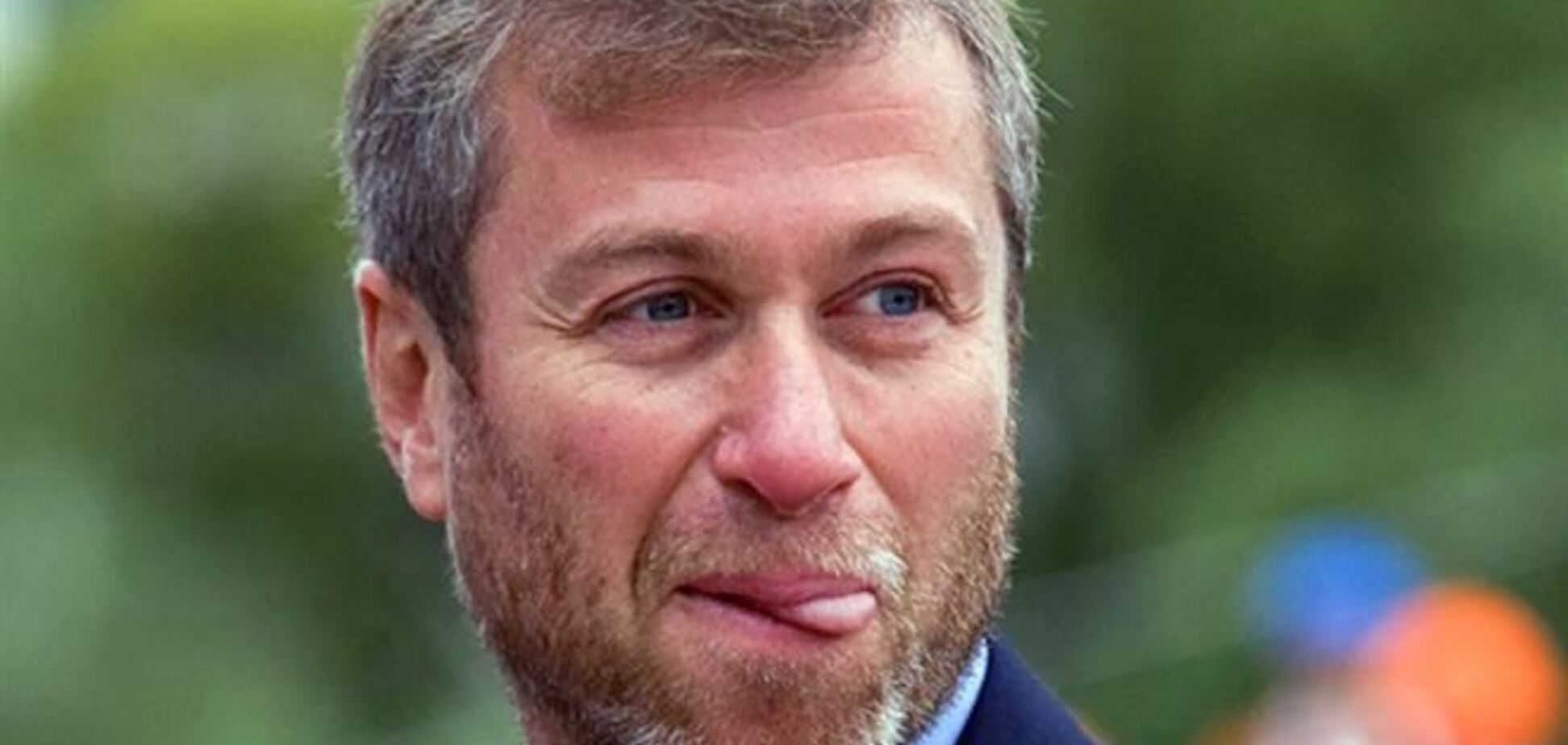 Роман Абрамович стал персонажем эротического футбольного календаря