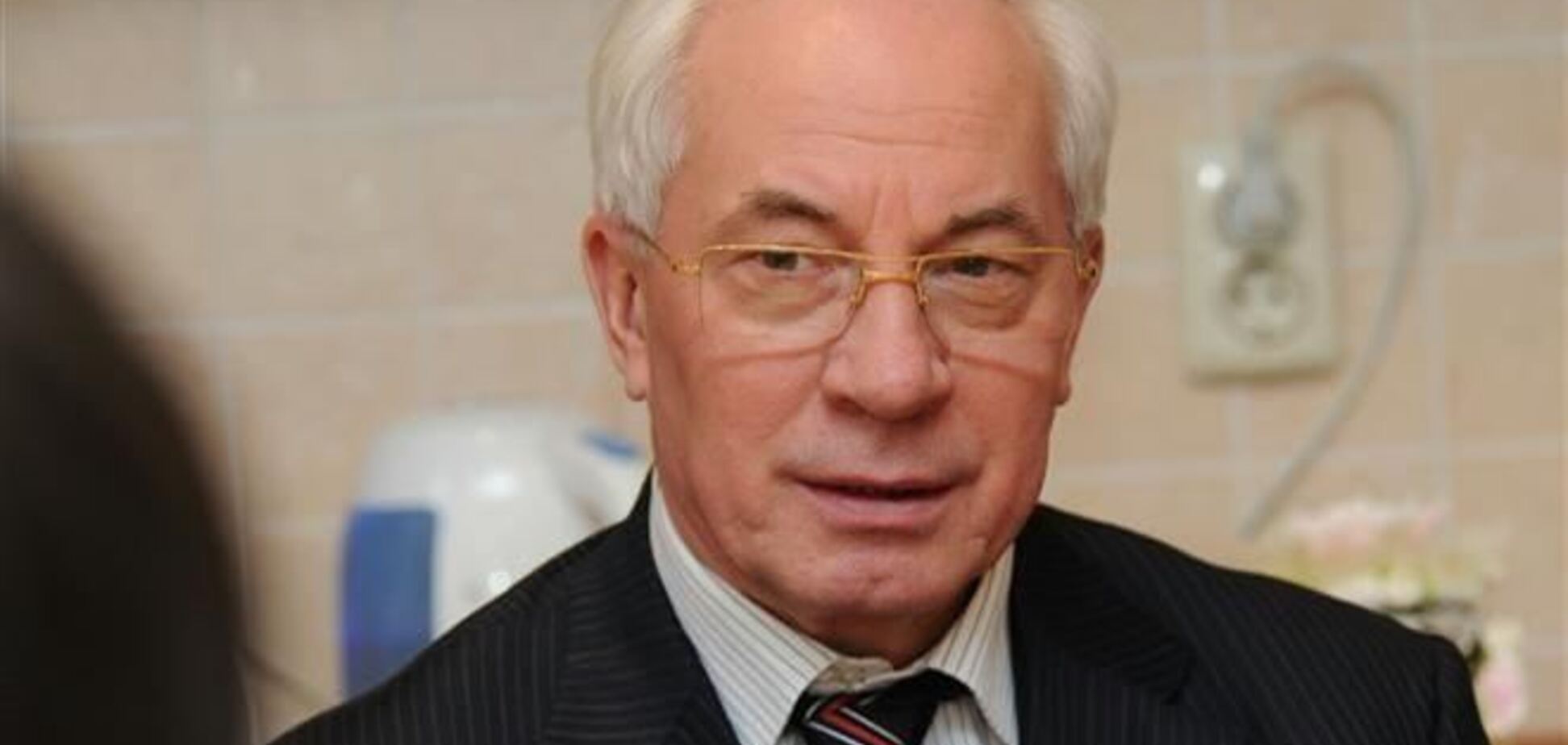 Азаров обещает не допустить вражды с Россией