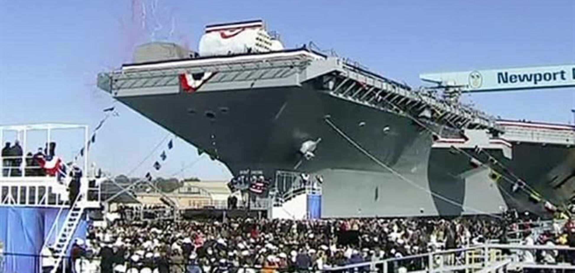 США спустили на воду новейший авианосец