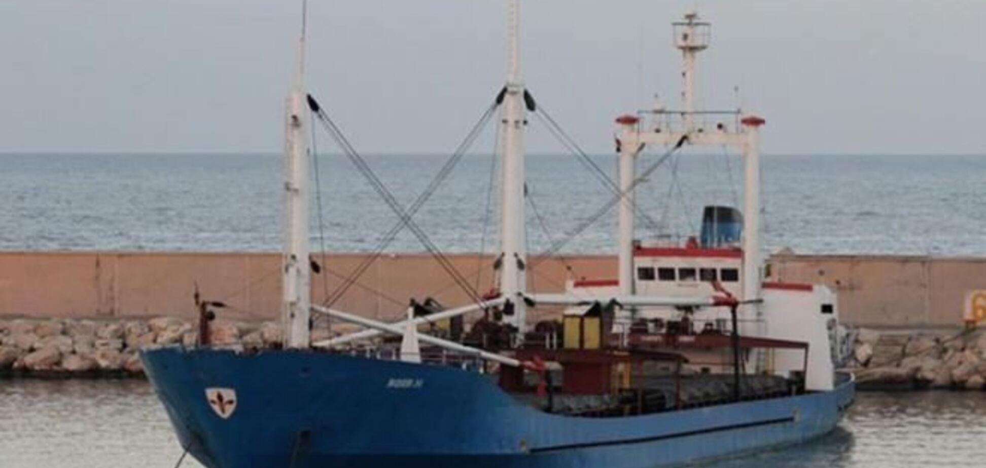 Среди экипажа задержанного в Греции судна украинцев нет - МИД