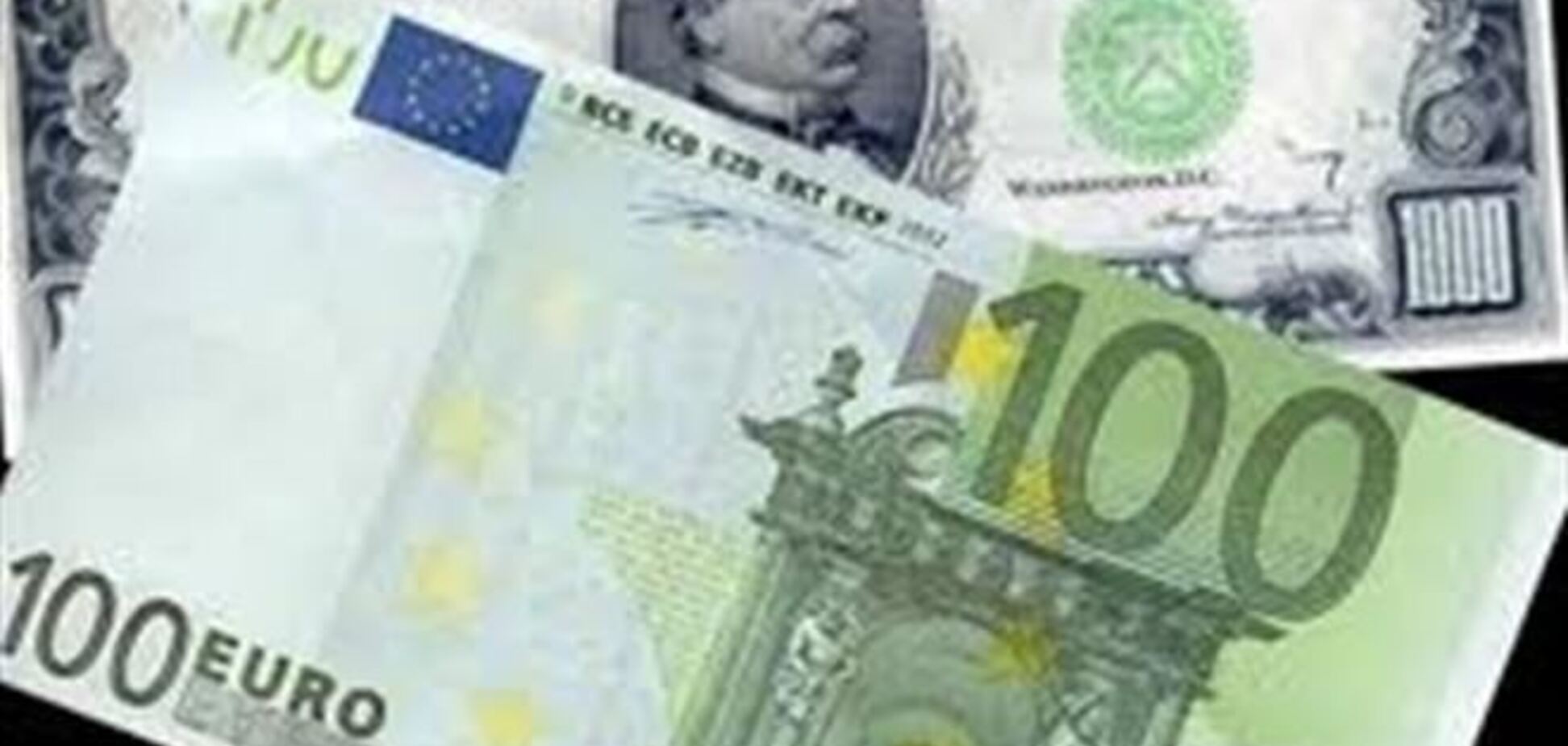 Эксперты: евро на этой неделе зависит от доллара