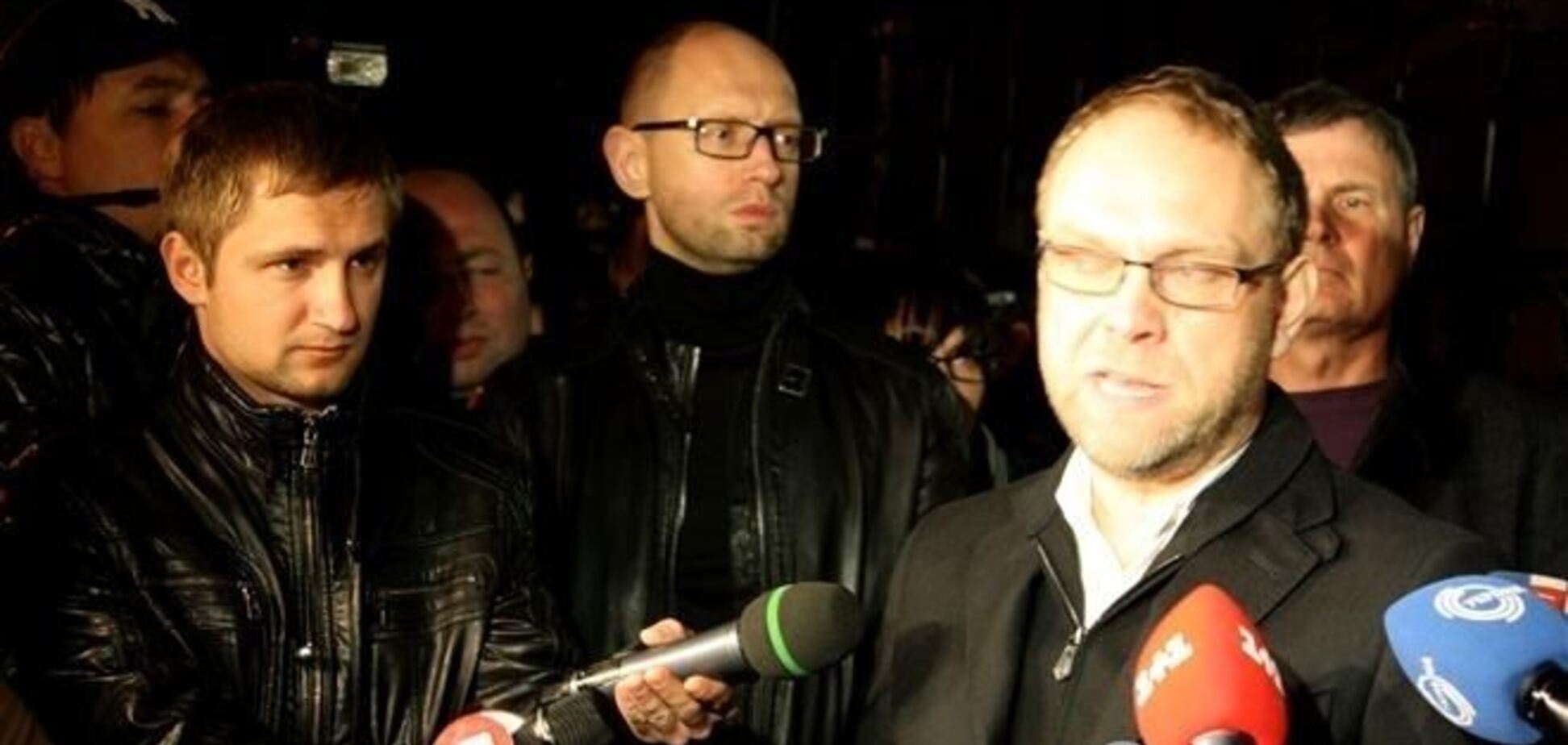 Власенко ждет ареста и созывает киевлян на ночную акцию