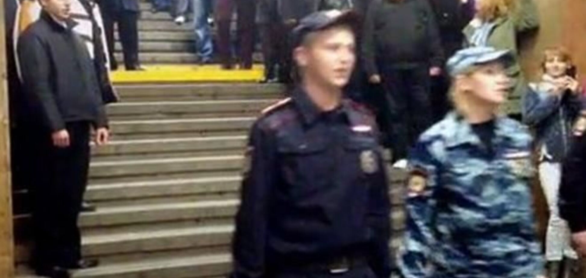 Российские милиционеры устроили шокирующий флешмоб в метро