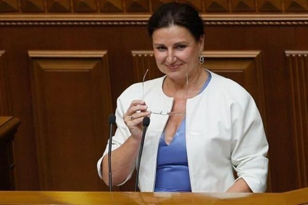 Регионал Богословская тратит на одежду по $7 тысяч