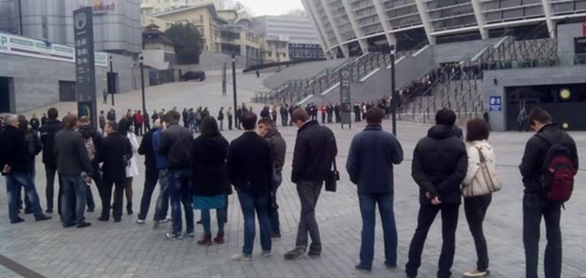 За билетами на матч Украина - Франция образовалась огромная очередь