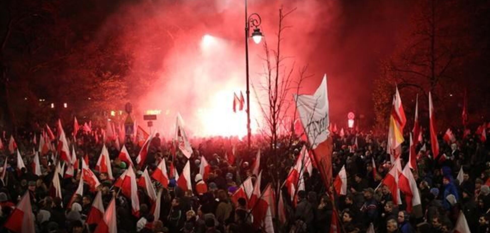 Посла Польши вызвали в МИД РФ из-за беспорядков в Варшаве