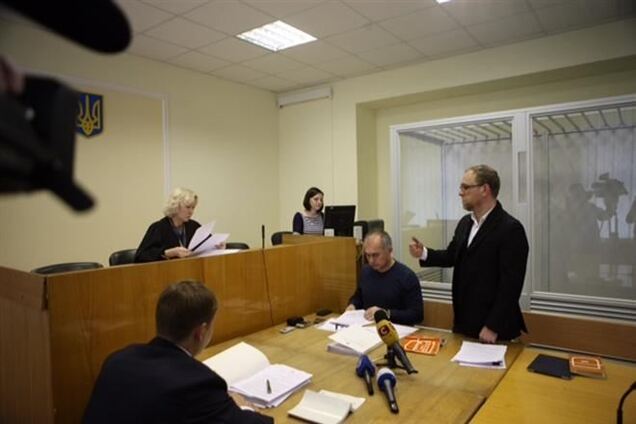 Сторонники Власенко дезинформировали суд, что нет свидетелей избиения Окунской