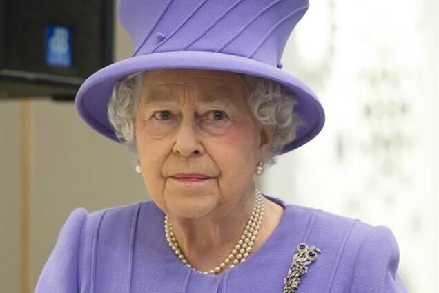 Королева Великобритании направила личные средства в помощь филиппинцам