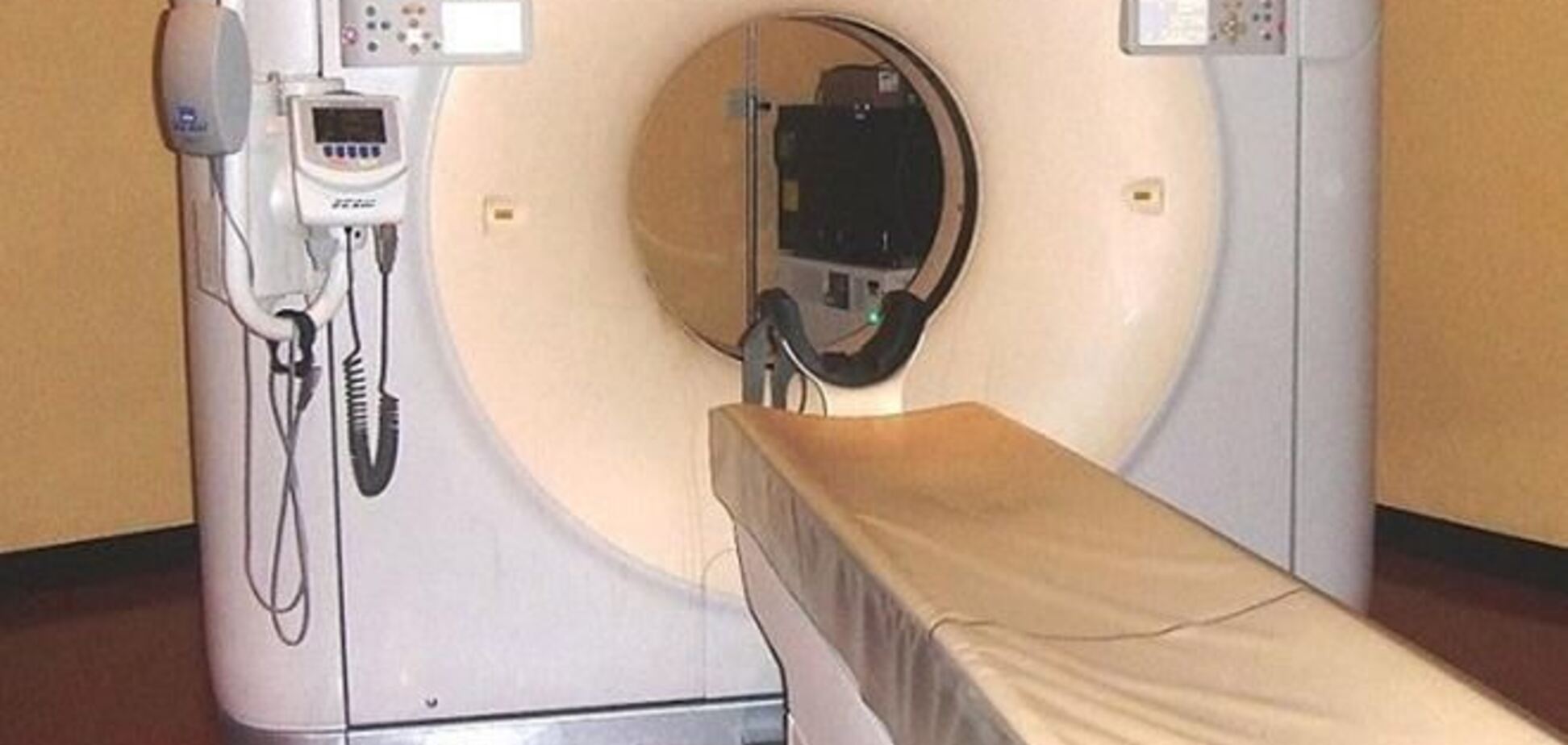 В Киеве мошенники, закупая томограф для госпиталя, повысили его стоимость вдвое